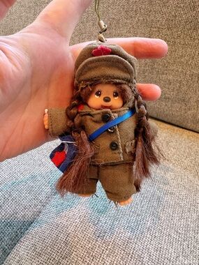 Monchcchichi vintage soldier girl keychain